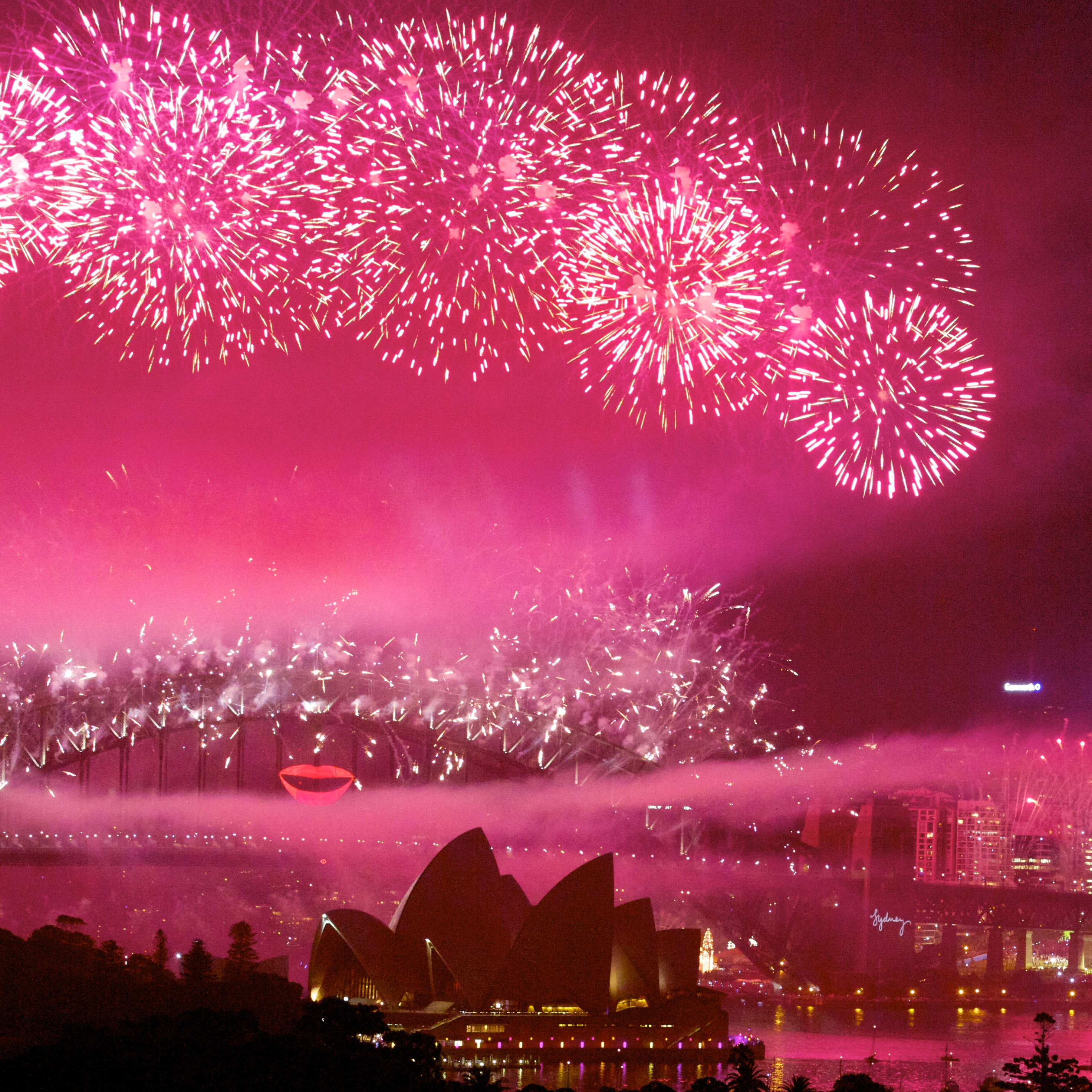 New Years Eve Fireworks over Sydney Harbour